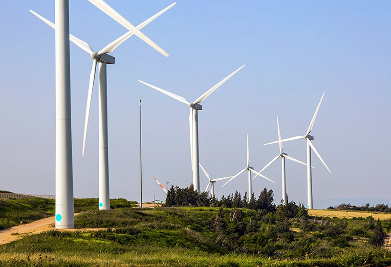 contacto-equipos-solares-eolicos